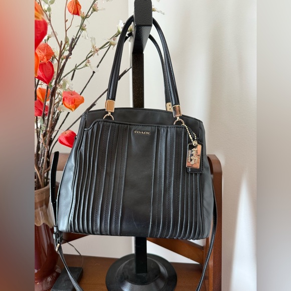Coach Black Leather Crossbody/Shoulder Bag with 2 Hangtags - Picture 1 of 16